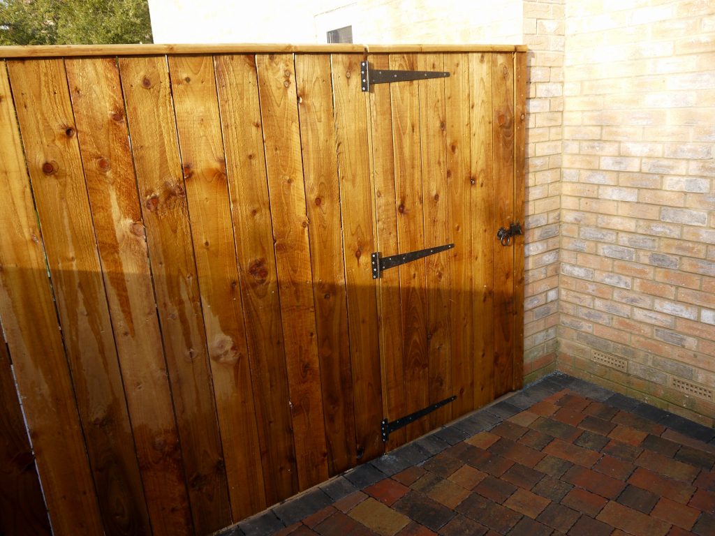 Fencing-Timber-Fence-Close-board-fences-Garden-Gate-landscapers-Landscaping-Stockton