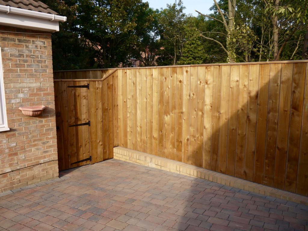 Timber fencing-fence-Closeboard-Close-board-security-wooden-Landscapers-landscaping-Stockton-Darlington-Middlesbrough-Block-Paving