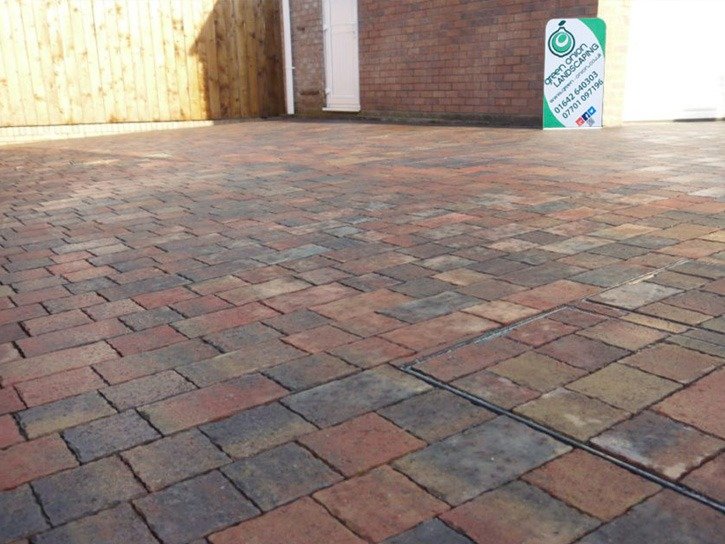 Driveways, Block Paving, Blocks, Drives, Paving, Herringbone block paving, permeable block paving, flood defence, landscapers, drive installers, block paving installers, landscape gardener, Green Onion Landscaping, design, construct