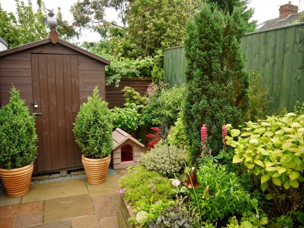 landscape design. gardeners, patio installers, decking, timber decking, close board fencing, drainage systems, garden drainage, plants, soft landscaping, Green Onion Landscaping, curved decking, Stockton, Darlington, Middlesbrough