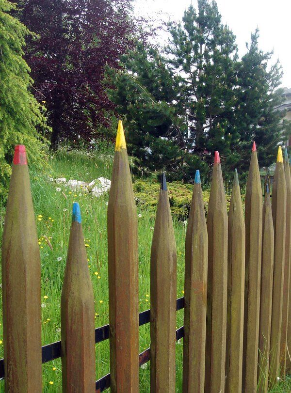 pencil fence, quirky fencing, kids fence, Stockton, Teesside, Landscapers,