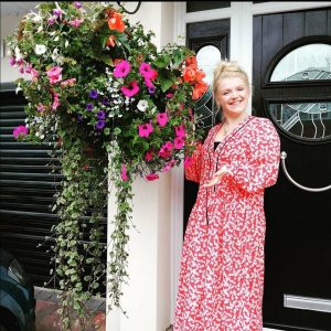 striking hanging baskets, local, huge, summer, teesside, County Durham, Teesvalley, Cleveland, how to make, landscaping, flowers, hanging baskets, summer,