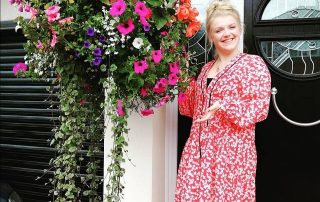 striking hanging baskets, local, huge, summer, teesside, County Durham, Teesvalley, Cleveland, how to make, landscaping, flowers, hanging baskets, summer,