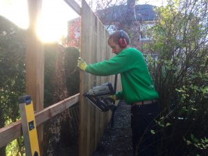 erecting a close board fence in Middlesbrough, Teesside, fencing installers, garden fence installation, boundary fences, decorative fencing, security fencing, close board fencing, Timber fencing, Fairfield, Stockton, Wynyard, all fence work and repairs carried out by Green Onion Landscaping who are based in Stockton on Tees