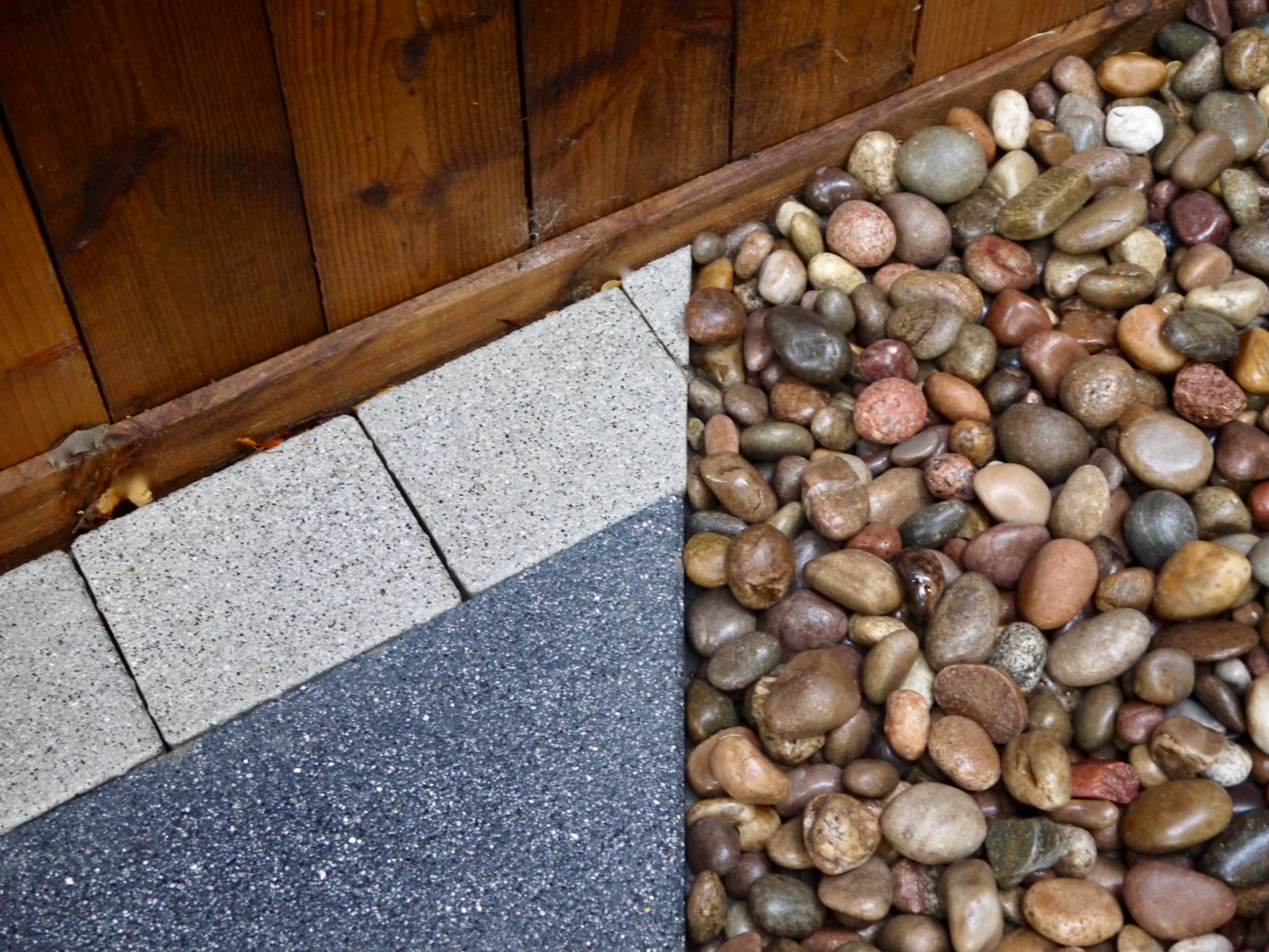 Scottish pebble edging detail beside contemporary patio paving Scottish pebble edging detail beside contemporary patio paving in Marton Middlesbrough
