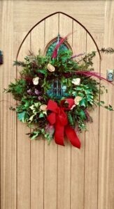 beautiful luxury christmas wreath, local Christmas wreaths, local, traditional wreaths, real, fresh christmas wreath, foliage, flowers, delivery, Hartburn Christmas Wreaths, Fairfield, County Durham, ribbons, holly, berries, sliced fruits, dried fruits, fir cones, dried apples, berries,
