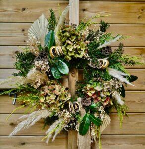 classic-festive-white-christmas-wreath-real-foliage-Green-Onion-Landscaping-Teesside-County-Durham