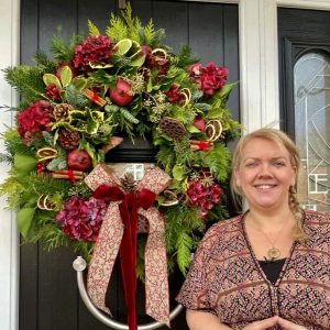 christmas wreaths, door wreaths, local wreaths, delivery, huge, fresh wreaths, wreaths for all occasions, fruits, lotus heads, holly, hydrangeas, real, evergreen