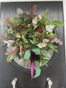 standard, christmas. wreath, stockton, festive, delivery, Christmas door wreath, teesside, Middlesbrough, ingleby barwick, green onion landscaping