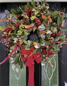 large, whimsical,Chrismtas, wreath, traditional, funky, robins,Green Onion Landscaping, County Durham, Stockton, Teesside, Fairfield, Hartburn, bows, local, delivery